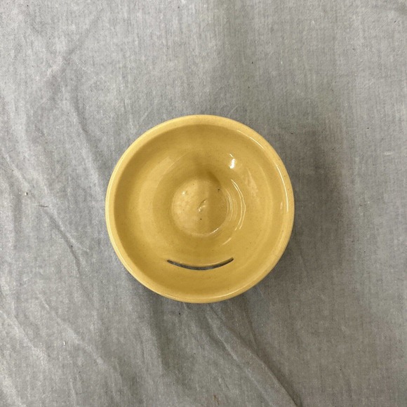 Vintage TG Green's 4" x 1.5" Bowl with Slot Earthenware Baking England - Yellow - Picture 1 of 9